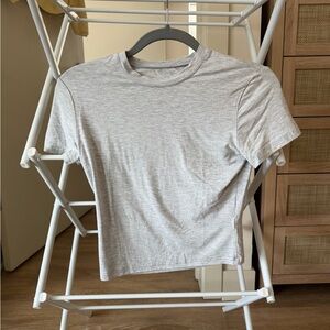Amazon Essentials Light Gray Short Sleeve Tee